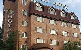 Green And Blue Hotel